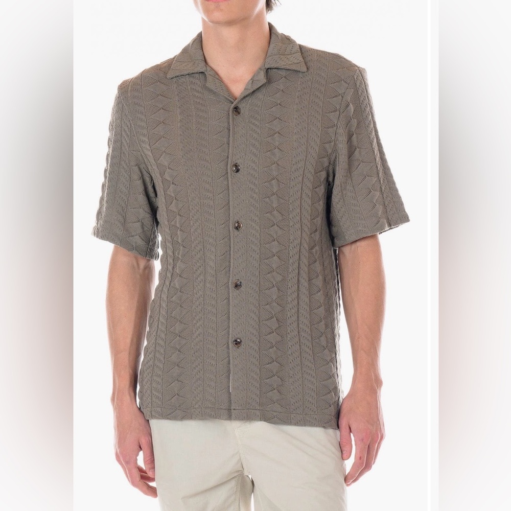 ⚡️NWT⚡️Original Paperbacks Positano Shirt